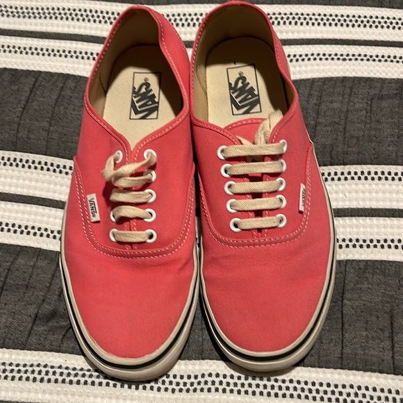 Vans - Picture 4 of 6